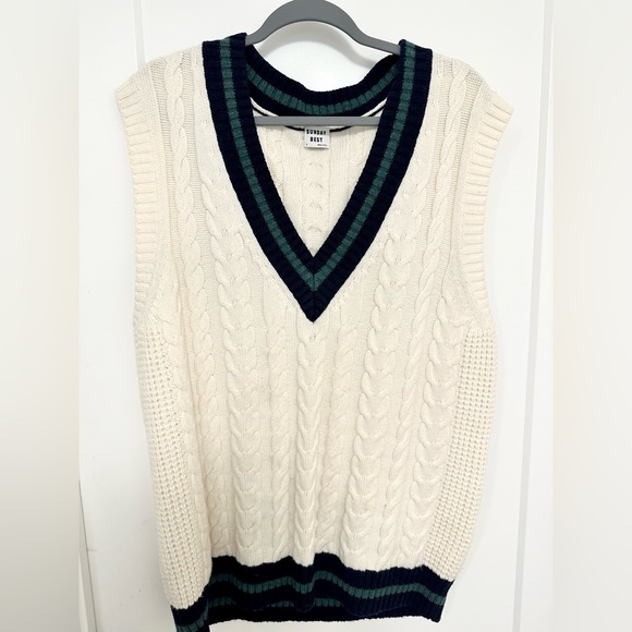 Aritzia Sunday Best Winston Knit Sweater Vest (Medium) - Picture 1 of 3